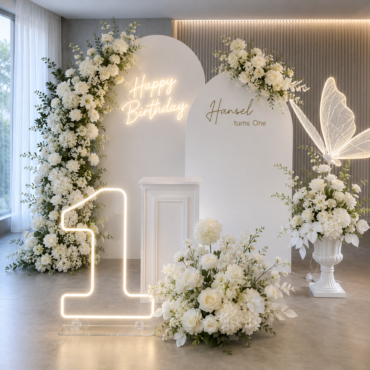 . Customisable floral setup