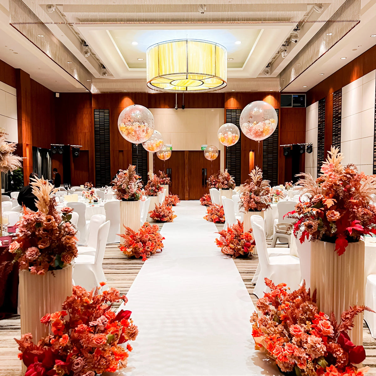 . Aisle Walkway Customised Floral Decorations